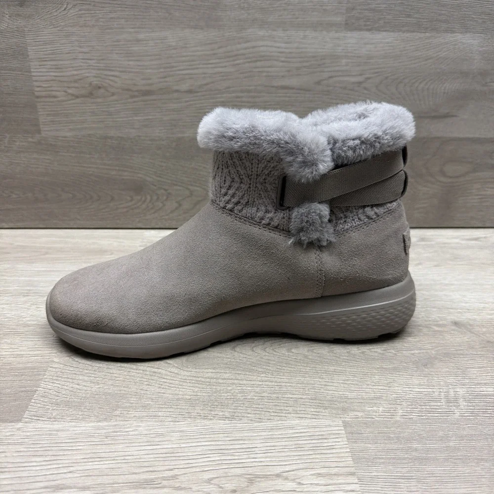 Skechers On-the-GO City Winter Gleam boots Taupe Suede Woman's Size 9 Excellent